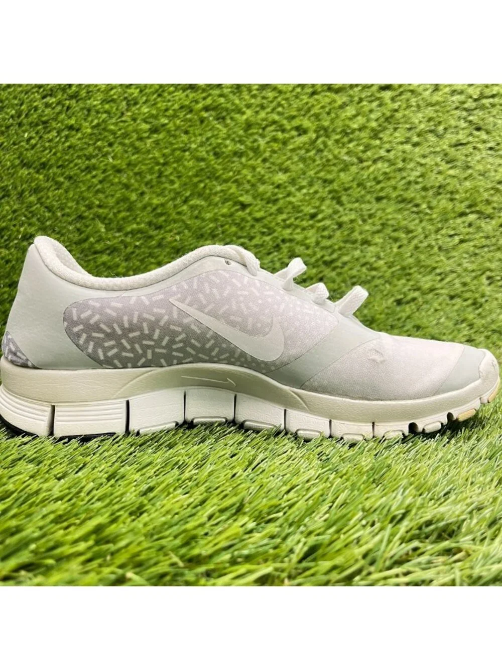 Nike Free 5.0 v4 NS PT Womens Size 8 Gray White Athletic Running Shoes Sneakers